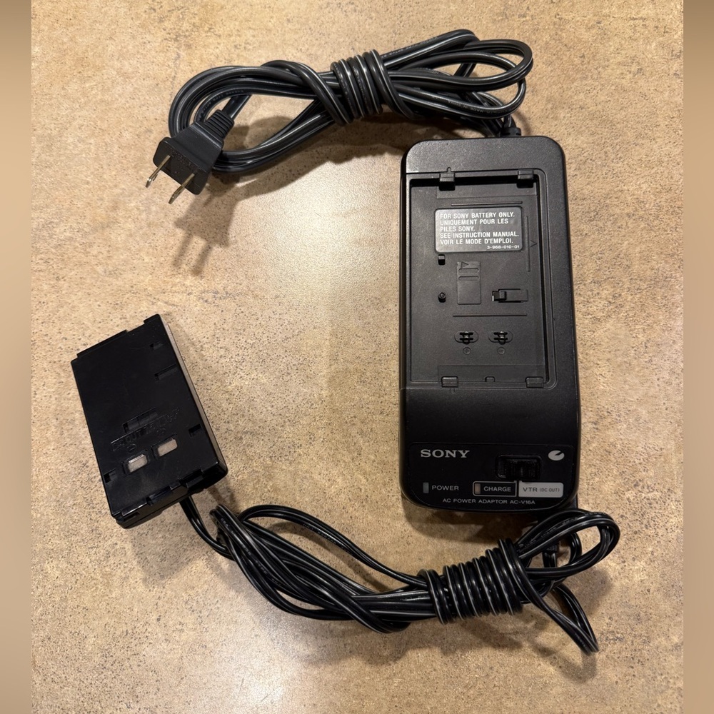 Sony Battery Charger AC Power Adapter Handycam Camcorder Model AC-V16A - Tested